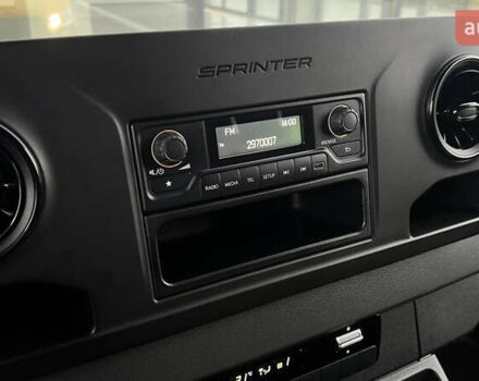 Желтый Мерседес eSprinter, объемом двигателя 0 л и пробегом 27 тыс. км за 20572 $, фото 18 на Automoto.ua