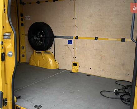 Желтый Мерседес eSprinter, объемом двигателя 0 л и пробегом 27 тыс. км за 20572 $, фото 6 на Automoto.ua