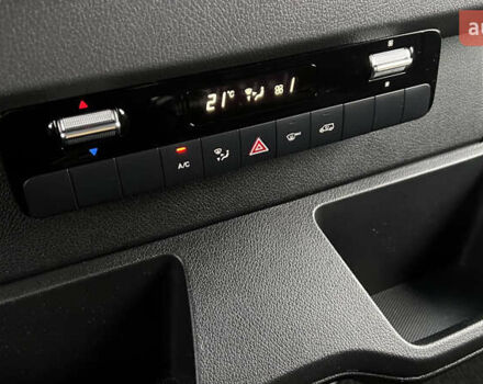 Желтый Мерседес eSprinter, объемом двигателя 0 л и пробегом 27 тыс. км за 20572 $, фото 19 на Automoto.ua