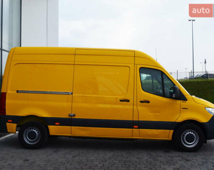 Желтый Мерседес eSprinter, объемом двигателя 0 л и пробегом 27 тыс. км за 20572 $, фото 3 на Automoto.ua