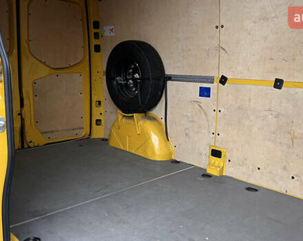 Желтый Мерседес eSprinter, объемом двигателя 0 л и пробегом 27 тыс. км за 20572 $, фото 4 на Automoto.ua