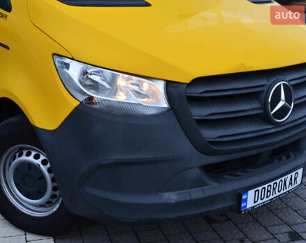 Желтый Мерседес eSprinter, объемом двигателя 0 л и пробегом 27 тыс. км за 20572 $, фото 1 на Automoto.ua