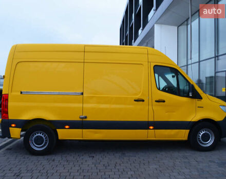 Желтый Мерседес eSprinter, объемом двигателя 0 л и пробегом 27 тыс. км за 20572 $, фото 21 на Automoto.ua