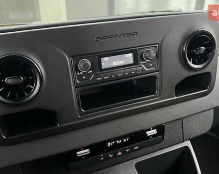 Желтый Мерседес eSprinter, объемом двигателя 0 л и пробегом 27 тыс. км за 20572 $, фото 17 на Automoto.ua