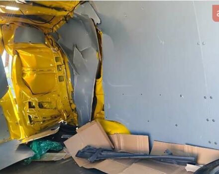 Желтый Мерседес eSprinter, объемом двигателя 0 л и пробегом 14 тыс. км за 15500 $, фото 8 на Automoto.ua