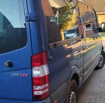 Синий Мерседес eSprinter, объемом двигателя 2.2 л и пробегом 240 тыс. км за 20000 $, фото 9 на Automoto.ua