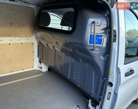 Білий Мерседес eVito, об'ємом двигуна 0 л та пробігом 14 тис. км за 21500 $, фото 21 на Automoto.ua