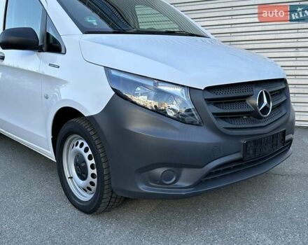 Білий Мерседес eVito, об'ємом двигуна 0 л та пробігом 14 тис. км за 21500 $, фото 4 на Automoto.ua