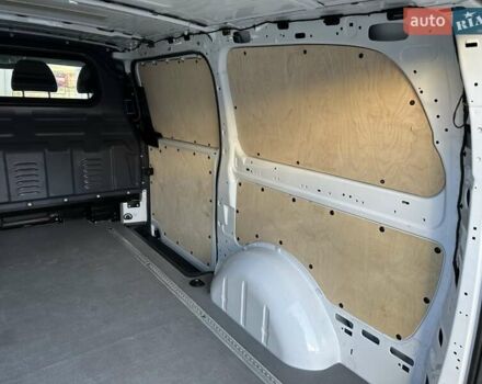 Білий Мерседес eVito, об'ємом двигуна 0 л та пробігом 14 тис. км за 21500 $, фото 13 на Automoto.ua