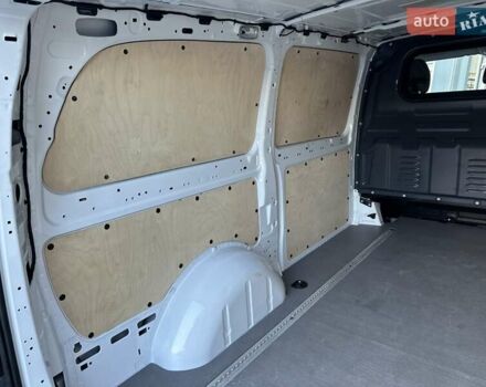 Білий Мерседес eVito, об'ємом двигуна 0 л та пробігом 14 тис. км за 21500 $, фото 14 на Automoto.ua
