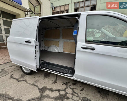 Білий Мерседес eVito, об'ємом двигуна 0 л та пробігом 11 тис. км за 24999 $, фото 30 на Automoto.ua