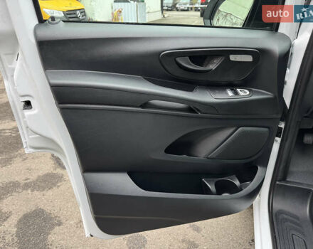 Білий Мерседес eVito, об'ємом двигуна 0 л та пробігом 11 тис. км за 24999 $, фото 13 на Automoto.ua