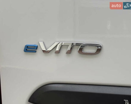 Білий Мерседес eVito, об'ємом двигуна 0 л та пробігом 11 тис. км за 24999 $, фото 25 на Automoto.ua