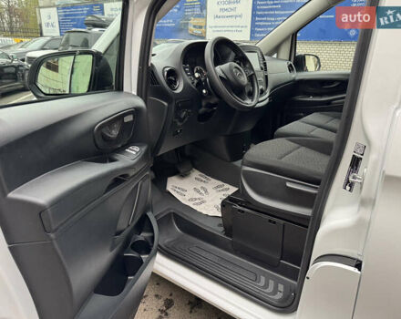 Білий Мерседес eVito, об'ємом двигуна 0 л та пробігом 11 тис. км за 24999 $, фото 10 на Automoto.ua