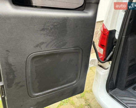 Білий Мерседес eVito, об'ємом двигуна 0 л та пробігом 208 тис. км за 26900 $, фото 44 на Automoto.ua