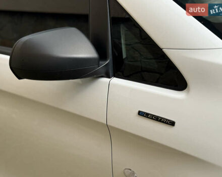 Білий Мерседес eVito, об'ємом двигуна 0 л та пробігом 208 тис. км за 26900 $, фото 9 на Automoto.ua