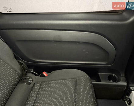 Білий Мерседес eVito, об'ємом двигуна 0 л та пробігом 208 тис. км за 26900 $, фото 60 на Automoto.ua