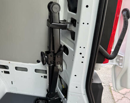 Білий Мерседес eVito, об'ємом двигуна 0 л та пробігом 44 тис. км за 16999 $, фото 33 на Automoto.ua