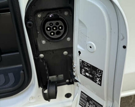 Білий Мерседес eVito, об'ємом двигуна 0 л та пробігом 44 тис. км за 16999 $, фото 35 на Automoto.ua