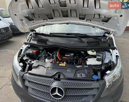 Білий Мерседес eVito, об'ємом двигуна 0 л та пробігом 44 тис. км за 16999 $, фото 37 на Automoto.ua