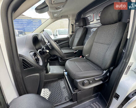 Білий Мерседес eVito, об'ємом двигуна 0 л та пробігом 44 тис. км за 16999 $, фото 16 на Automoto.ua