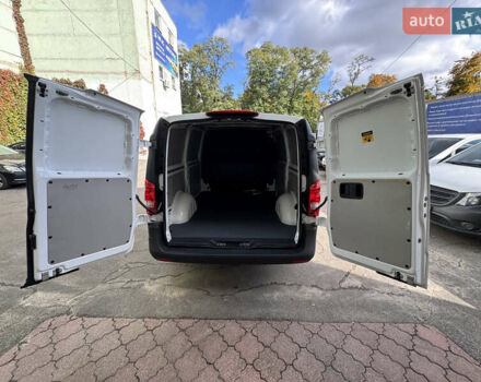 Білий Мерседес eVito, об'ємом двигуна 0 л та пробігом 44 тис. км за 16999 $, фото 31 на Automoto.ua
