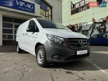 Мерседес eVito 2022 у Києві на Automoto.ua Білий Мерседес eVito, об'ємом двигуна 0 л та пробігом 44 тис. км за 16999 $, фото 1 на Automoto.ua