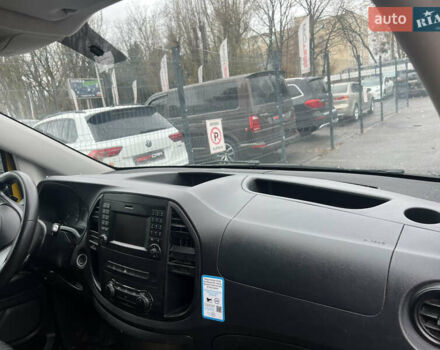 Желтый Мерседес eVito, объемом двигателя 0 л и пробегом 67 тыс. км за 12999 $, фото 9 на Automoto.ua
