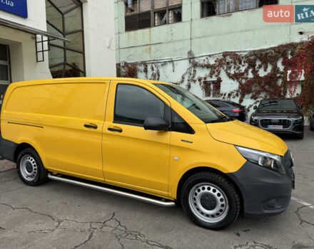 Жовтий Мерседес eVito, об'ємом двигуна 0 л та пробігом 77 тис. км за 16300 $, фото 3 на Automoto.ua