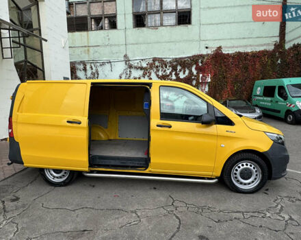 Жовтий Мерседес eVito, об'ємом двигуна 0 л та пробігом 77 тис. км за 16300 $, фото 28 на Automoto.ua