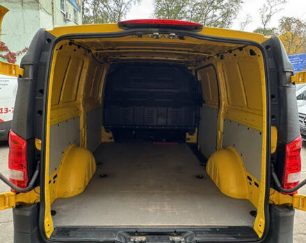 Жовтий Мерседес eVito, об'ємом двигуна 0 л та пробігом 77 тис. км за 16300 $, фото 33 на Automoto.ua