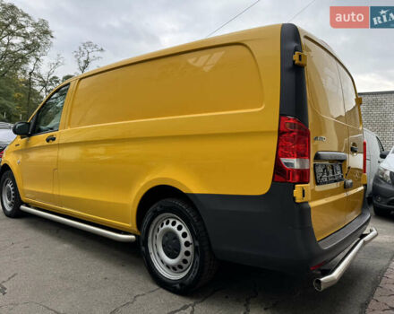 Жовтий Мерседес eVito, об'ємом двигуна 0 л та пробігом 77 тис. км за 16300 $, фото 10 на Automoto.ua