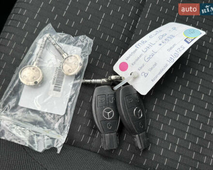 Жовтий Мерседес eVito, об'ємом двигуна 0 л та пробігом 77 тис. км за 16300 $, фото 22 на Automoto.ua