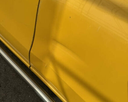 Жовтий Мерседес eVito, об'ємом двигуна 0 л та пробігом 49 тис. км за 13999 $, фото 15 на Automoto.ua