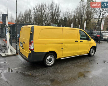 Желтый Мерседес eVito, объемом двигателя 0 л и пробегом 67 тыс. км за 12999 $, фото 4 на Automoto.ua