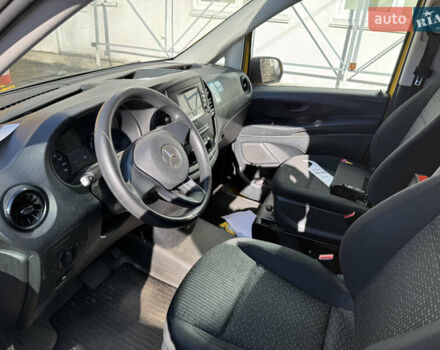Жовтий Мерседес eVito, об'ємом двигуна 0 л та пробігом 49 тис. км за 13999 $, фото 6 на Automoto.ua