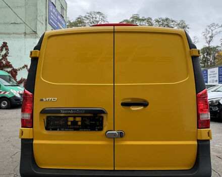 Жовтий Мерседес eVito, об'ємом двигуна 0 л та пробігом 77 тис. км за 16300 $, фото 8 на Automoto.ua