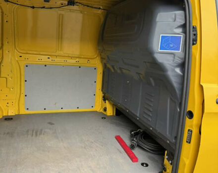 Жовтий Мерседес eVito, об'ємом двигуна 0 л та пробігом 77 тис. км за 16300 $, фото 30 на Automoto.ua