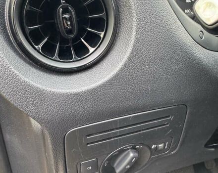 Жовтий Мерседес eVito, об'ємом двигуна 0 л та пробігом 77 тис. км за 16300 $, фото 13 на Automoto.ua