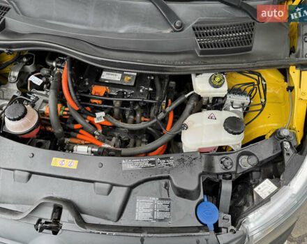 Жовтий Мерседес eVito, об'ємом двигуна 0 л та пробігом 77 тис. км за 16300 $, фото 36 на Automoto.ua