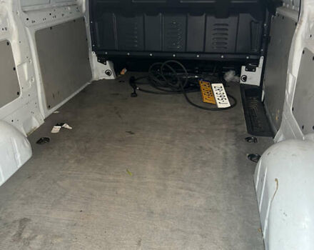 Желтый Мерседес eVito, объемом двигателя 0 л и пробегом 67 тыс. км за 12999 $, фото 11 на Automoto.ua