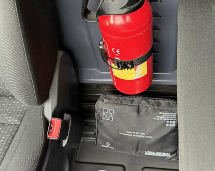 Жовтий Мерседес eVito, об'ємом двигуна 0 л та пробігом 77 тис. км за 16300 $, фото 23 на Automoto.ua