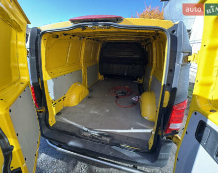 Жовтий Мерседес eVito, об'ємом двигуна 0 л та пробігом 49 тис. км за 13999 $, фото 14 на Automoto.ua