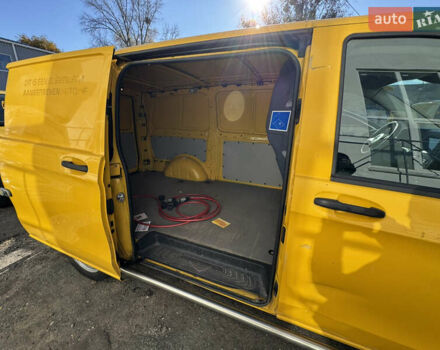 Жовтий Мерседес eVito, об'ємом двигуна 0 л та пробігом 49 тис. км за 13999 $, фото 12 на Automoto.ua