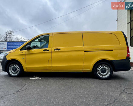 Желтый Мерседес eVito, объемом двигателя 0 л и пробегом 95 тыс. км за 18999 $, фото 5 на Automoto.ua
