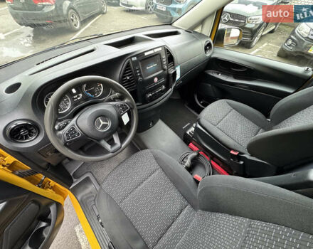 Желтый Мерседес eVito, объемом двигателя 0 л и пробегом 95 тыс. км за 18999 $, фото 13 на Automoto.ua