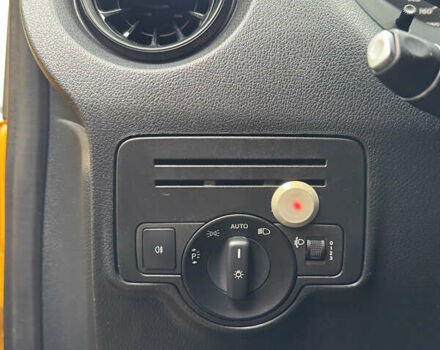 Желтый Мерседес eVito, объемом двигателя 0 л и пробегом 95 тыс. км за 18999 $, фото 17 на Automoto.ua