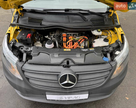 Желтый Мерседес eVito, объемом двигателя 0 л и пробегом 95 тыс. км за 18999 $, фото 42 на Automoto.ua