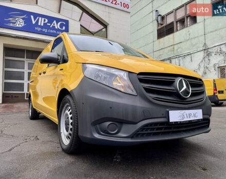 Желтый Мерседес eVito, объемом двигателя 0 л и пробегом 95 тыс. км за 18999 $, фото 3 на Automoto.ua