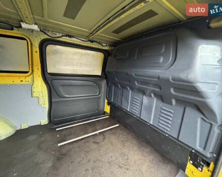 Желтый Мерседес eVito, объемом двигателя 0 л и пробегом 95 тыс. км за 18999 $, фото 32 на Automoto.ua